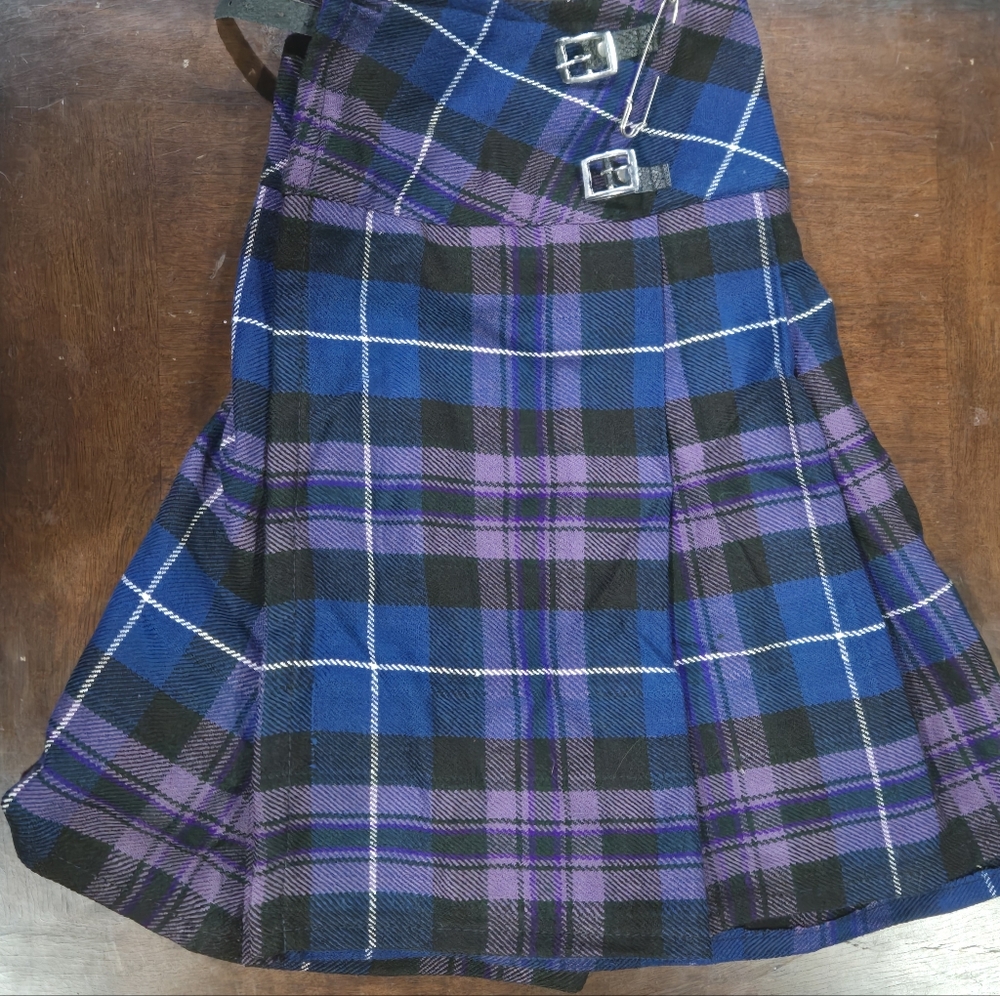 Knee-Length Blue and Purple Wrap Skirt with Pleats